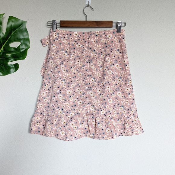 Pink small ditsy floral wrap style ruffle skirt - Picture 9 of 12